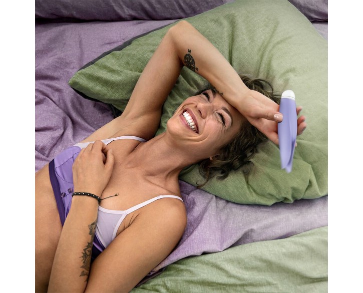 Вібратор з пелюстками Fun Factory VOLITA purple, компактний, дуже тихий, на батарейках
