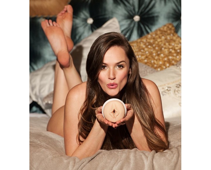 Мастурбатор Fleshlight Girls: Tori Black - Torrid, зі зліпка вагіни, дуже ніжний