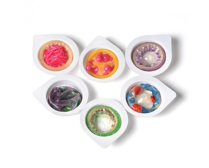 Насадка на член Recare Pink Monster Spike Condom (презерватив з кульками та вусиками)