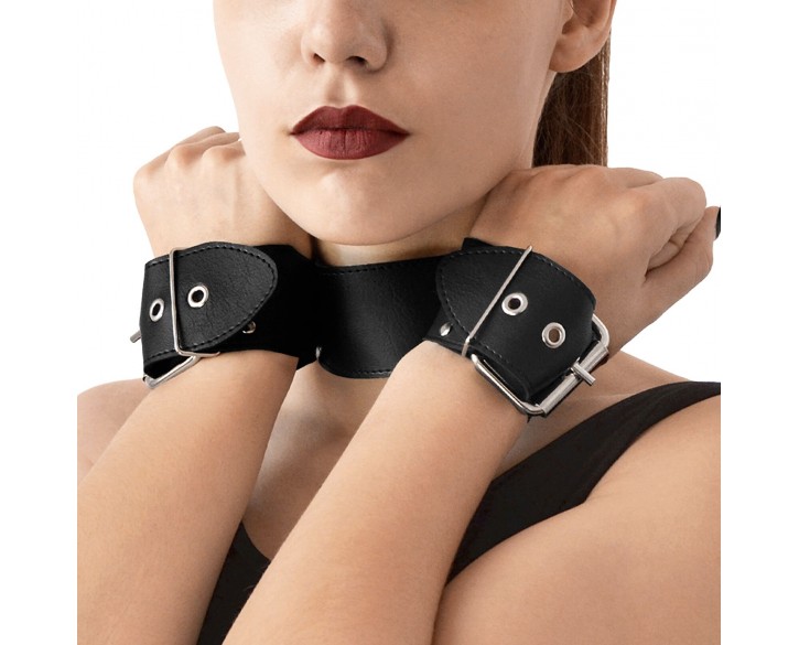 Нашийник з наручниками із натуральної шкіри Art of Sex - Bondage Collar with Handcuffs